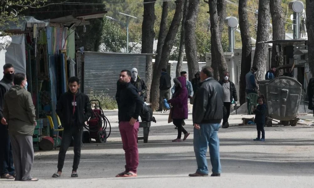 Ριτσώνα: Συμπλοκές στην δομή φιλοξενίας - Στο σημείο ισχυρές δυνάμεις της ΕΛ.ΑΣ.